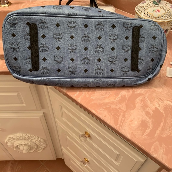 MCM Handbag - Picture 4 of 5